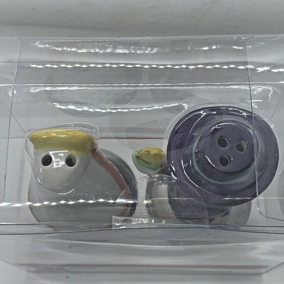 Halloween & Dia De Los Muertos Bride & Groom Salt & Pepper Shaker Set - Picture 9 of 12